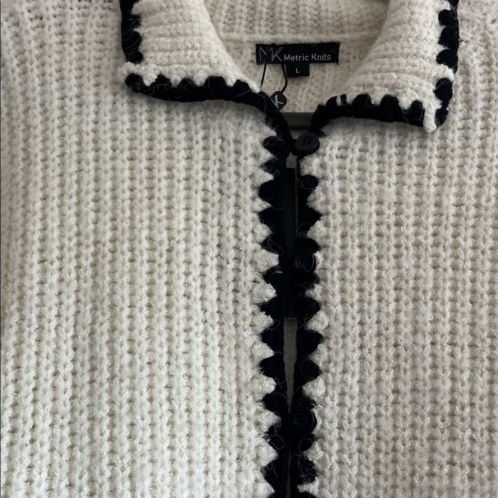 Metric Knits Cream Cardigan NWT Size Large - Picture 5 of 10